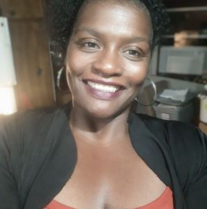 Meet your Posher, Dwynetta